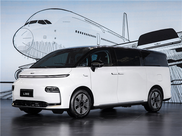 吉利纯电MPV“陆地空客”翼真L380上市， 37.99万起  吉利纯电MPV 陆地空客 翼真L380 第1张
