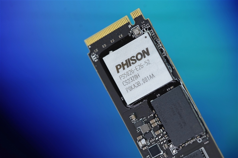 缓外写入1.3GB/s！雷克沙首款PCIe 5.0 SSD NM1090 1TB评测：同类唯一RGB风扇 雷克沙PCIe 1TB评测 第6张