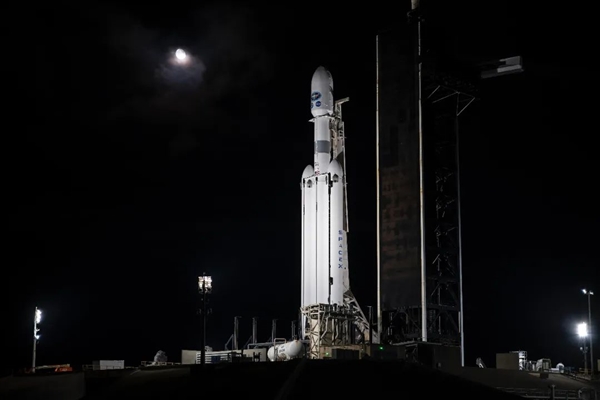 SpaceX重型猎鹰火箭今年首飞：发射世界最先进的卫星 SpaceX重型猎鹰火箭 卫星 第2张