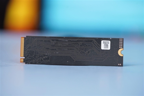 打破“不可能三角”！长江存储PC411 SSD成为OEM的完美新宠 长江存储PC411 SSD 第2张