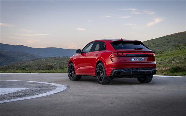 奥迪造出了纽北最速量产SUV RS Q8：明年国内开售 奥迪RS Q8 第5张