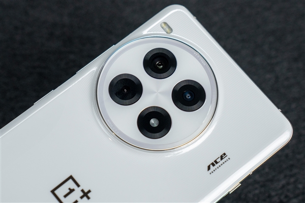 一加Ace 3 Pro上手：陶瓷质感手感绝了 Pro 第4张