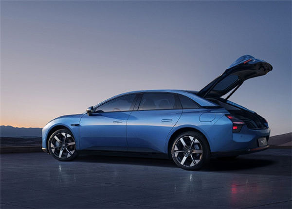 15万的中国版“Model 3” 小鹏M03发布定档：超低风阻更长续航 小鹏M03 第3张