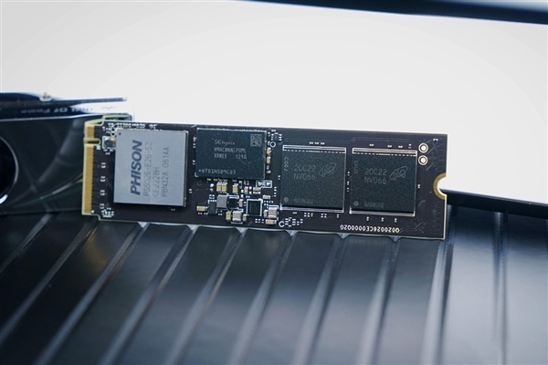 PCIe 5.0固态硬盘先别买：价格太高 5.0固态硬盘 第2张