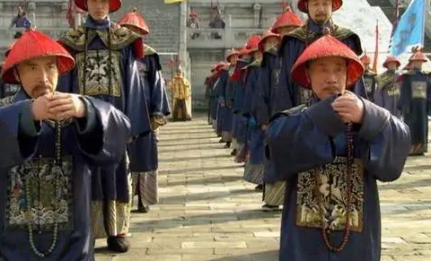 明朝皇帝对臣子都低三下四的 清朝时期为何反过来（居然可以这样） 第1张