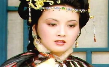 贾母指责王夫人曾经的黑心烂肺行为时，她为何偷着乐？（万万没想到） 第1张
