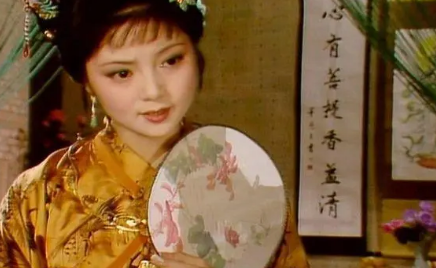 问题出在薛宝钗身上，贾母为何揪着王熙凤的错处问责？（奔走相告） 第3张