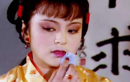 红楼梦中，贾探春有心想给平儿过生日的主因是什么？（居然可以这样） 第3张