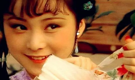 花袭人的嘴一点都不笨，但她为何要打着嘴笨的幌子？（一篇读懂） 第3张