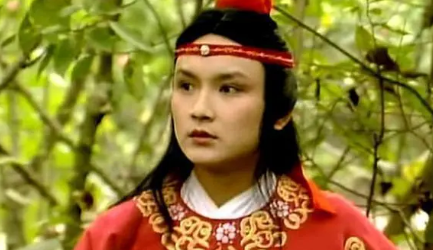 秦可卿的葬礼上，农家院打尖的二丫头如何引起注意？（真没想到） 第2张