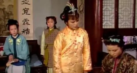 死去的赵国基，为何使赵姨娘和贾探春的感情越来越远？（太疯狂了） 第1张