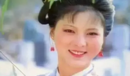 花袭人是贾宝玉的丫头，为什么会上了薛宝钗的黑名单？（这都可以？） 第1张