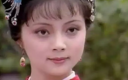 花袭人是贾宝玉的丫头，为什么会上了薛宝钗的黑名单？（这都可以？） 第2张