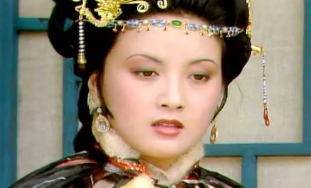 贾珍进入大房时，女眷们为何吓得都不知道躲哪里合适？（深度揭秘） 第3张