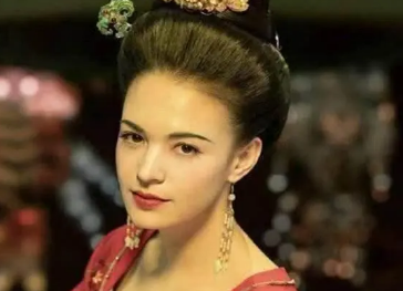 唐玄宗被杨贵妃迷的神魂颠倒，为何她始终是贵妃呢？（不看后悔） 第1张