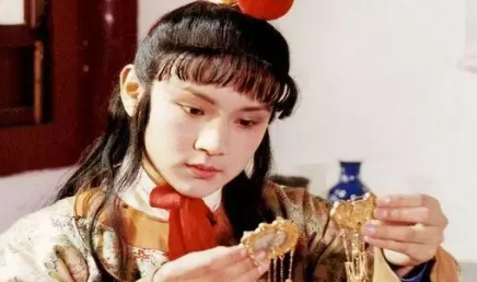 薛宝钗是否真的如自己诗句里中那样是个好形象？（一篇读懂） 第3张