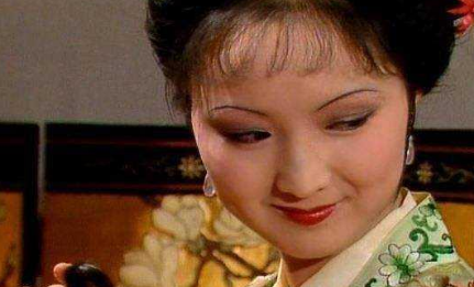 三个陪嫁丫头中，为什么留下平儿服侍在王熙凤左右？（这都可以） 第1张