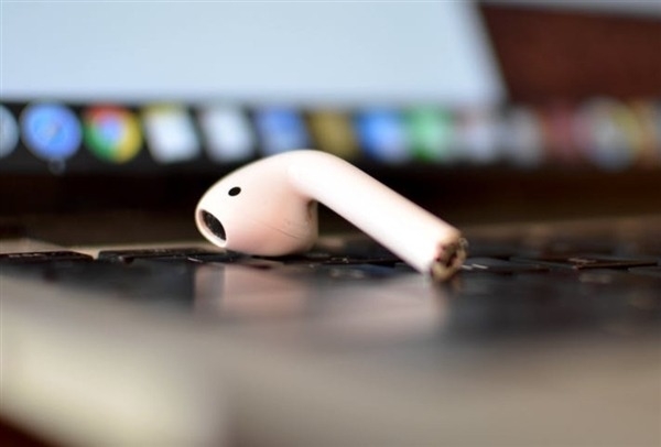 划时代产品遭淘汰！iPhone X、初代AirPods被苹果列为过时产品 iPhone X AirPods 第4张