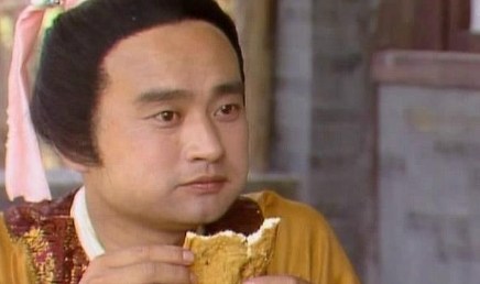 为何说薛蟠外出躲羞后，香菱才有机会和薛宝钗同住？（这都可以？） 第1张