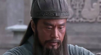 关羽在下邳城破当日，为何直奔一府邸找这家夫人？（万万没想到） 第1张
