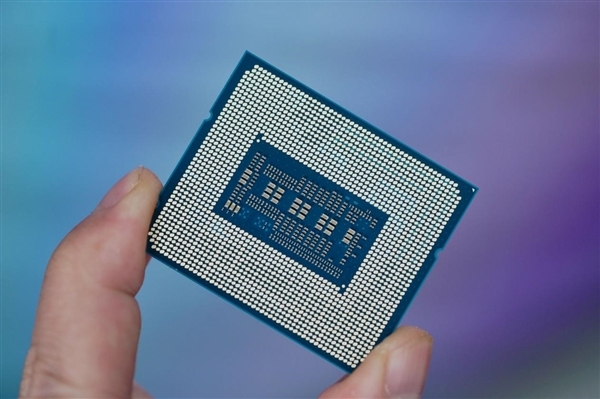 Intel下代接口LGA1851完整布局曝光：PCIe、USB一览无余 Intel LGA1851接口 第1张