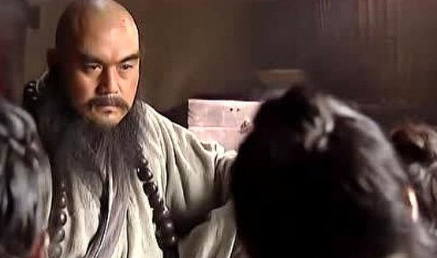 鲁智深为何没打算把众泼皮赶走，只是扔进了粪坑？（全程干货） 第2张