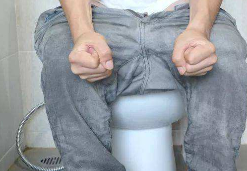 男人都怕前列腺炎，3大“祸首”需提防，记住3个“一”来防治！  前列腺炎 第2张