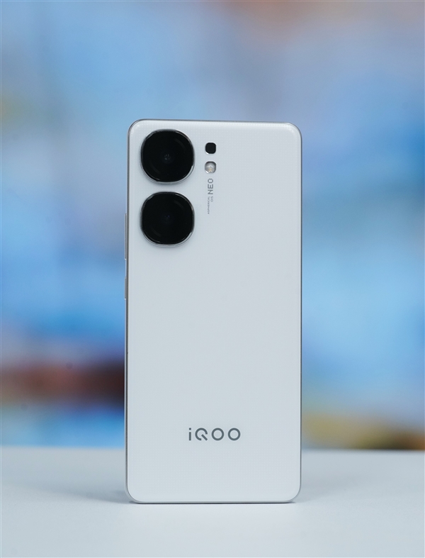 骁龙8 Gen3双芯战神！iQOO Neo9S Pro+星曜白图赏 Gen3 iQOO Pro+ 第3张