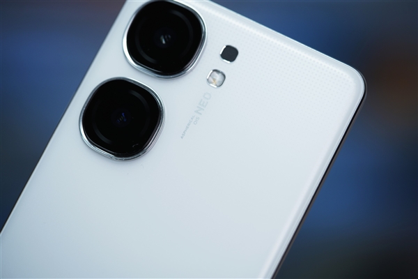 骁龙8 Gen3双芯战神！iQOO Neo9S Pro+星曜白图赏 Gen3 iQOO Pro+ 第5张