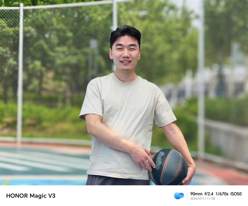 9.2毫米再创世界记录！荣耀Magic V3首发测试：折叠大屏旗舰之王当之无愧 荣耀Magic V3 折叠大屏旗舰 第32张