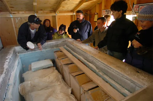人体冷冻太贵：男子撤回冻了3年的爷爷遗体 自建冷冻仓 人体冷冻 第5张