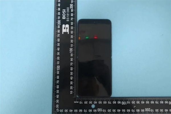 雷军年度演讲海报泄露新机：手持小米首款小折叠MIX Flip 第4张