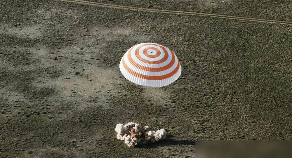 当宇宙飞船返回地球时，为什么要不惜燃烧代价，高速穿过大气层？  宇宙飞船返回地球 第11张