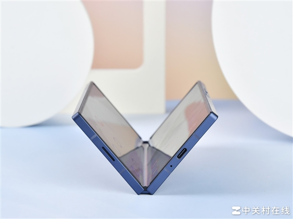 三星史上升级最大的折叠屏！Galaxy Z Fold6上手 三星 Galaxy Fold6 第1张
