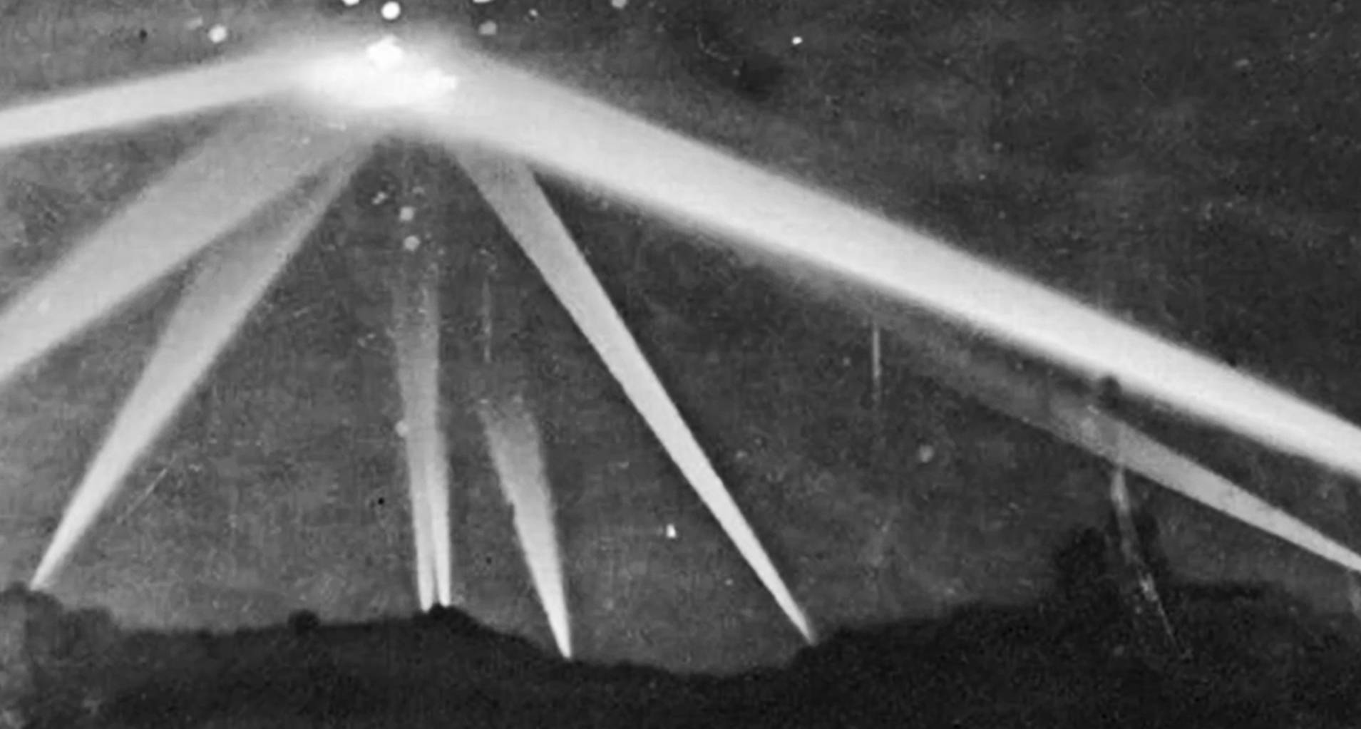 全球瞩目的UFO经典案例 地球上空的不明飞行物编年史  UFO案例 第6张