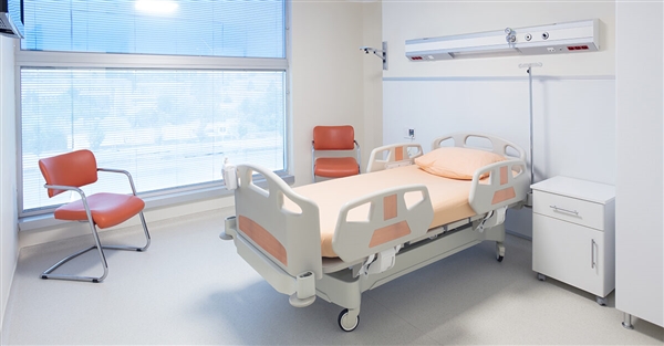 随手拍死蛾蚋 男子被迫摘除眼球：出现了绿脓杆菌感染症状 拍死蛾蚋 摘除眼球 绿脓杆菌感染 第1张