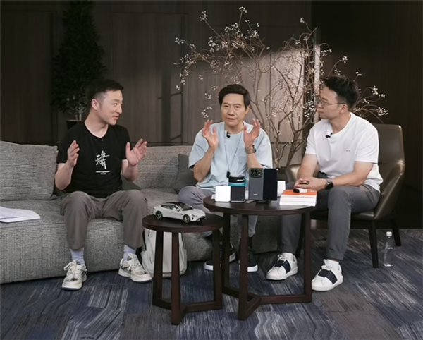 雷军：苹果也是代工 凭啥说小米是组装厂？ 苹果也是代工 小米是组装厂 第1张