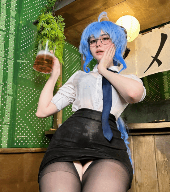欧洲小姐姐COS甘雨、2B：长相甜美 身材火辣！ 欧洲小姐姐 COS甘雨 第9张