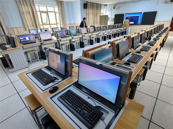 龙芯3A6000扛大旗！西藏小学首次迎来全国产信创基地 龙芯3A6000 第7张