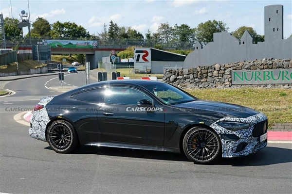 V8强势回归！奔驰C63 Coupe继任者CLE 63谍照曝光：年内亮相 奔驰C63 Coupe 奔驰CLE 63 第3张