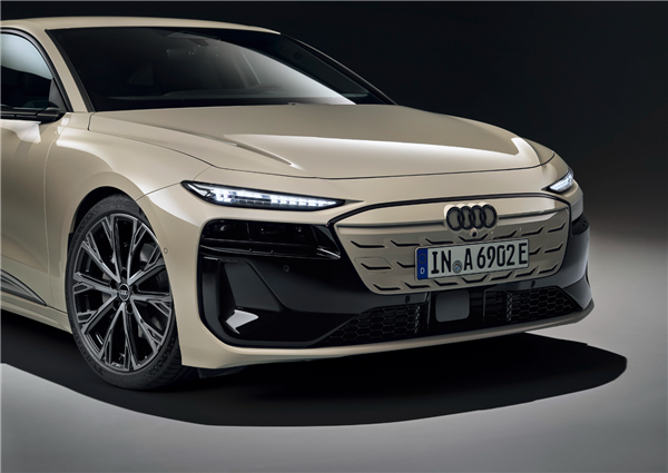 奥迪A6 e-tron全球首发：保时捷同平台打造 续航最高750km e-tron 第3张