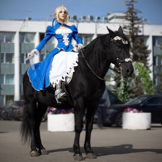 俄妹COS《Fate》Saber：泳装呆毛王 靓丽吸睛 俄妹COS Fate Saber 第4张