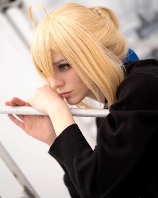 俄妹COS《Fate》Saber：泳装呆毛王 靓丽吸睛 俄妹COS Fate Saber 第14张