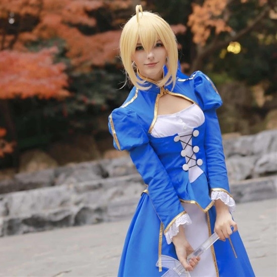 俄妹COS《Fate》Saber：泳装呆毛王 靓丽吸睛 俄妹COS Fate Saber 第20张