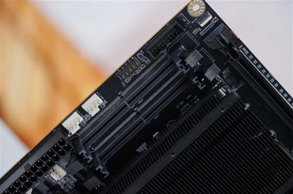 板载锐龙9 7945HX！铭凡BD790i主板图赏 铭凡BD790i主板 锐龙9 7945HX 第6张