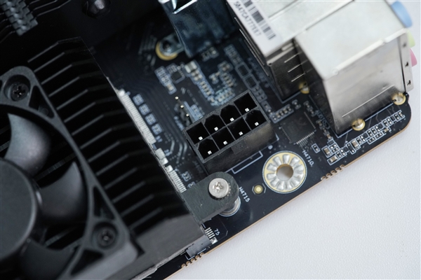 板载锐龙9 7945HX！铭凡BD790i主板图赏 铭凡BD790i主板 锐龙9 7945HX 第11张