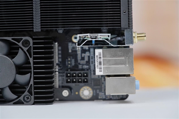 板载锐龙9 7945HX！铭凡BD790i主板图赏 铭凡BD790i主板 锐龙9 7945HX 第10张