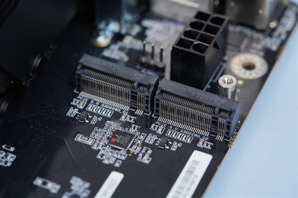 板载锐龙9 7945HX！铭凡BD790i主板图赏 铭凡BD790i主板 锐龙9 7945HX 第12张