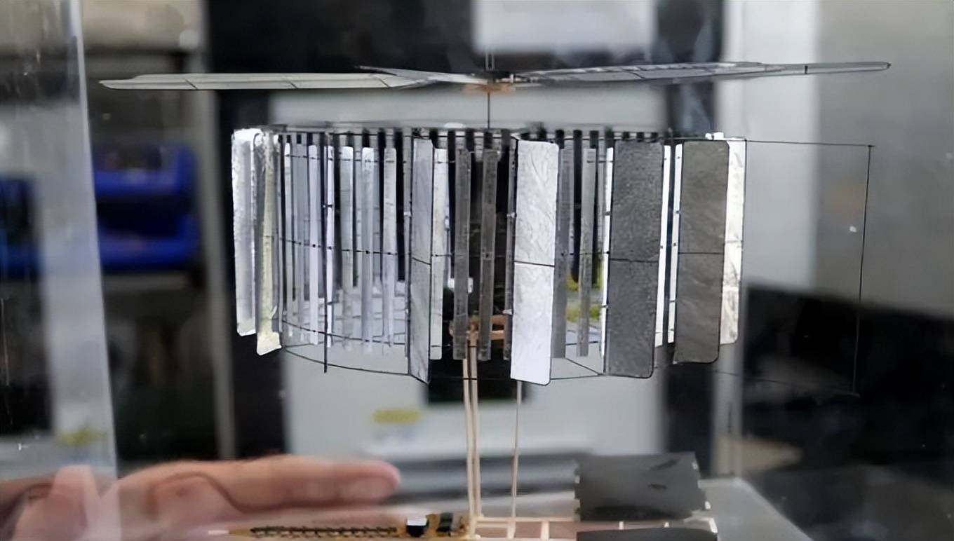 中国科学家突破超轻微型飞行器研究，可在太阳光下长时间持续飞行  超轻微型飞行器 第1张