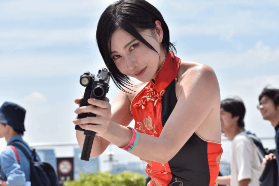 日本47岁带娃人妻COS旗袍艾达王：黑丝高跟魅力难挡 COS旗袍艾达王 第2张
